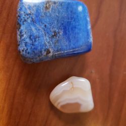 Sankofa Boutique - Sankofa offers multiple types of lapis lazuli (top) and Botswana/apricot agate, though the latter (a favorite of mine) is lesser known.