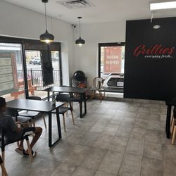 Grillies - Indoor seating