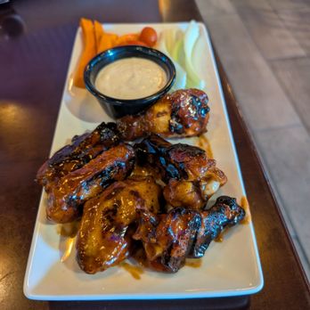 Oaks Local Craft Kitchen & Bar - BBQ Wings - New American Near Me - Thousand Oaks, California Oaks Local Craft Kitchen & Bar - BBQ Wings - New American Near Me - Thousand Oaks, California