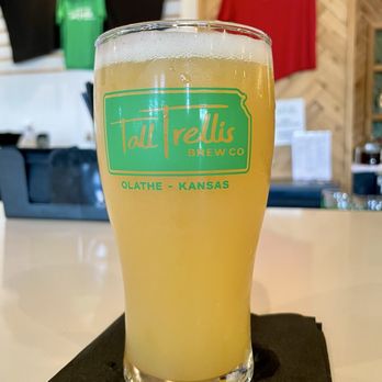 Tall Trellis Brew Co - Breweries Near Me - Olathe, Kansas