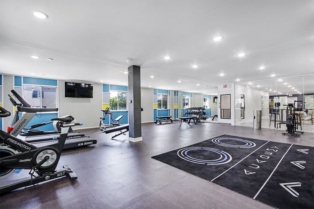 SOUTHRIDGE APARTMENTS Updated August 2024 24 Photos 1100 County Line Rd, Kansas City