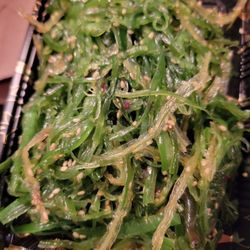 Fishbones - Seaweed salad