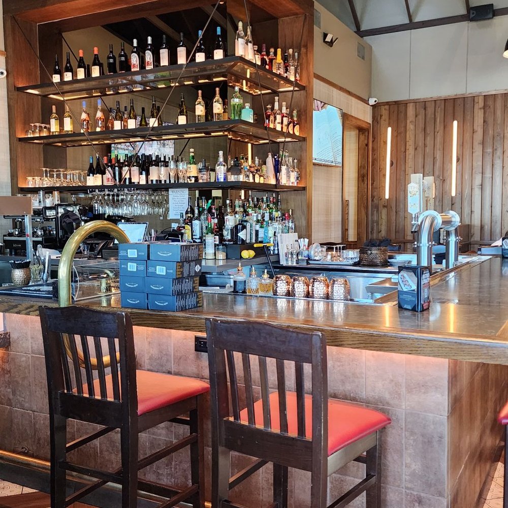 Truxton's American Bistro - Interior, bar area - New American Near Me - Torrance, California Truxton's American Bistro - Interior, bar area - New American Near Me - Torrance, California