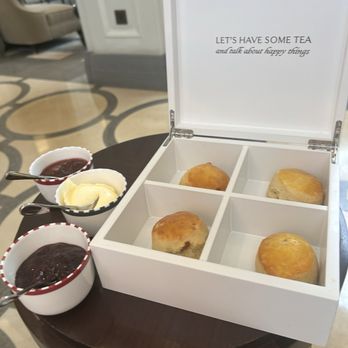 Crystal Moon Lounge - Scones - Tea Rooms Near Me - London, XGL