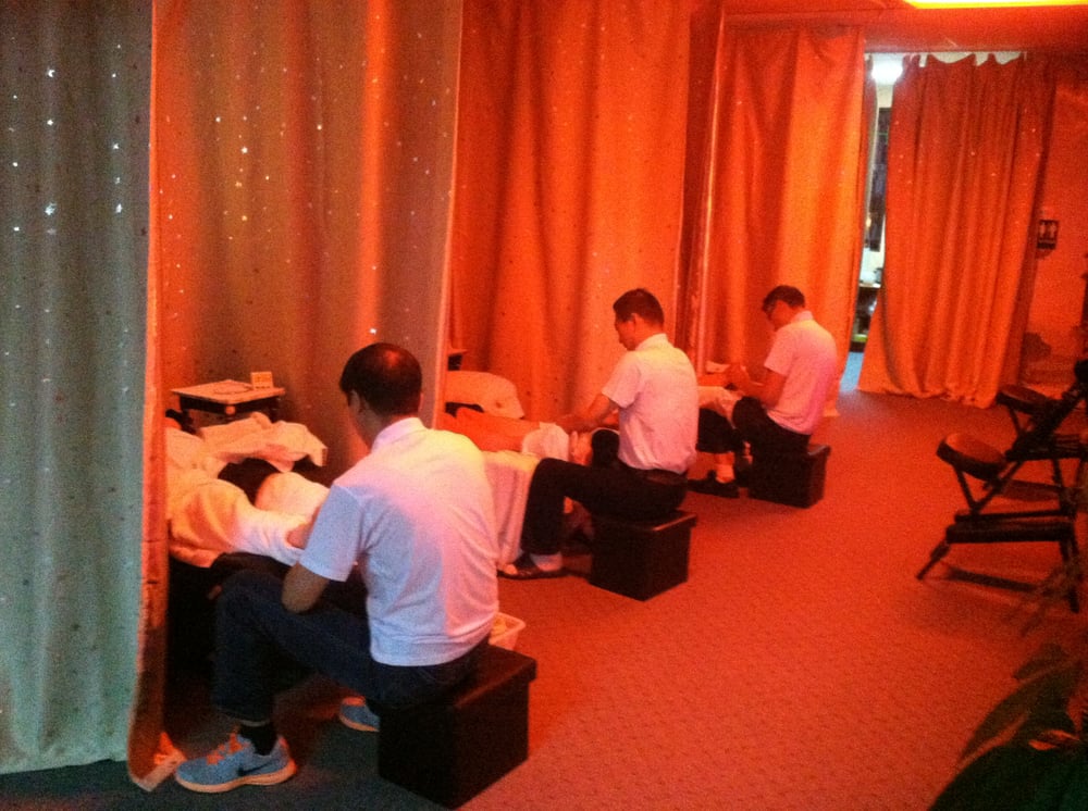 HAPPY FEET SPA 27 Photos & 55 Reviews Massage 15051 14 Ave 1C