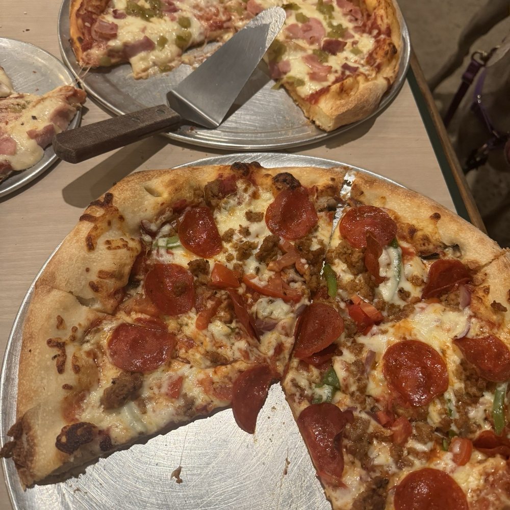 Bear Canyon Pizza on Broadway - Canyon Combo pizza and ham and green chili pizza - Pizza Near Me - Tucson, Arizona Bear Canyon Pizza on Broadway - Canyon Combo pizza and ham and green chili pizza - Pizza Near Me - Tucson, Arizona