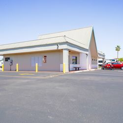 Deer Valley RV Park - Park office.