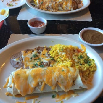 El Paso II - Steak burrito and ground beef burrito. Both with rice and beans. - Mexican Near Me - Hollywood, Florida El Paso II - Steak burrito and ground beef burrito. Both with rice and beans. - Mexican Near Me - Hollywood, Florida