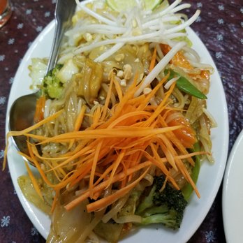 A Taste of Thai - the pad thai .. no meat no egg - Thai Near Me - Spokane, Washington