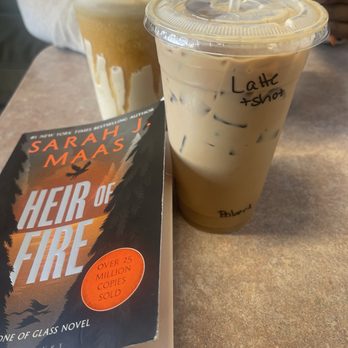 Anacappuccino - Caramel ice blended and regular ice latte - Coffee & Tea Near Me - Port Hueneme, California