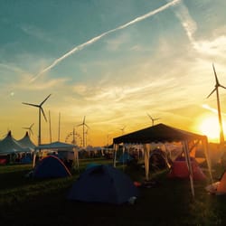 Nova Rock - Wahnsinns Sonnenuntergang am ersten Festivaltag (Frühanreise am Mittwoch kostet 20€ extra)