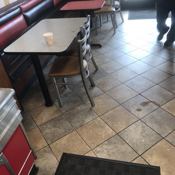 Hardee's - Fast Food Near Me - Winder, Georgia