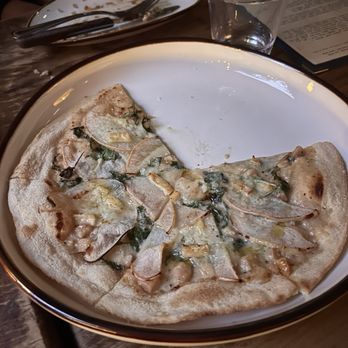 Bacari Silverlake - Asian Pear & Brie Pizza - Mediterranean Near Me - Los Angeles, California Bacari Silverlake - Asian Pear & Brie Pizza - Mediterranean Near Me - Los Angeles, California