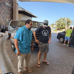 Vallarta Transfers And Incentives - Workers wear these nice bright Aruba blue shirts