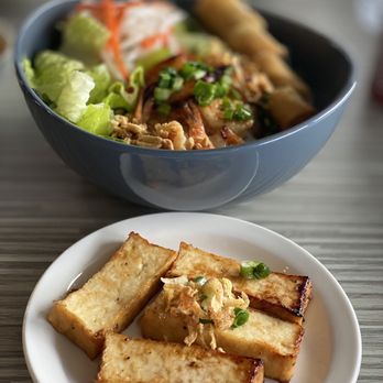 Chopstick and Rice - Shrimp vermicelli bowl w/side of tofu. - Vietnamese Near Me - Honolulu, Hawaii