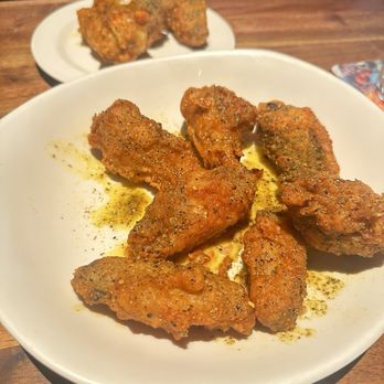 Yard House - Lemon pepper 10 Crispy Traditional Wings - Bars Near Me - Glendale, Arizona Yard House - Lemon pepper 10 Crispy Traditional Wings - Bars Near Me - Glendale, Arizona