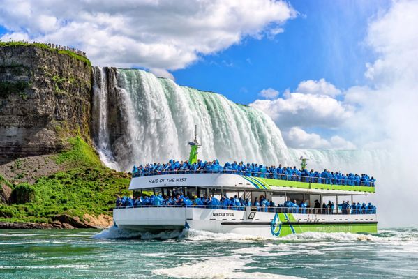 Maid of the Mist by null