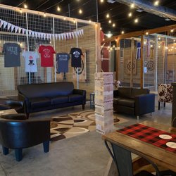 Stumpy’s Hatchet House - Lounge Area