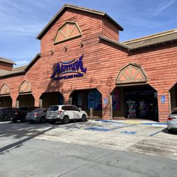 Altitude Trampoline Park San Dimas - Outside