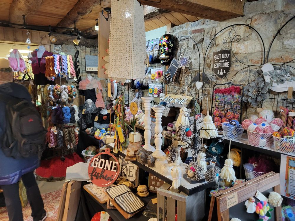 PRETTY ON Y’ALL Updated July 2024 25 Photos 58 W Main St, Luray