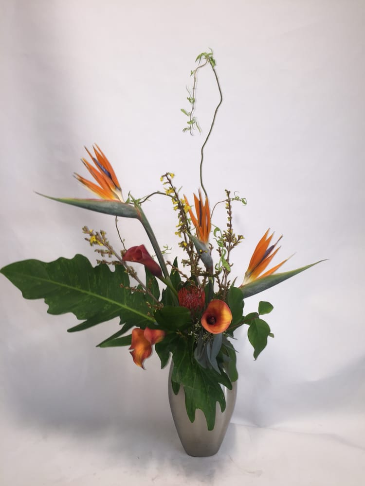 OFF WHYTE FLORAL STUDIO Updated September 2024 10573A 114 Street NW