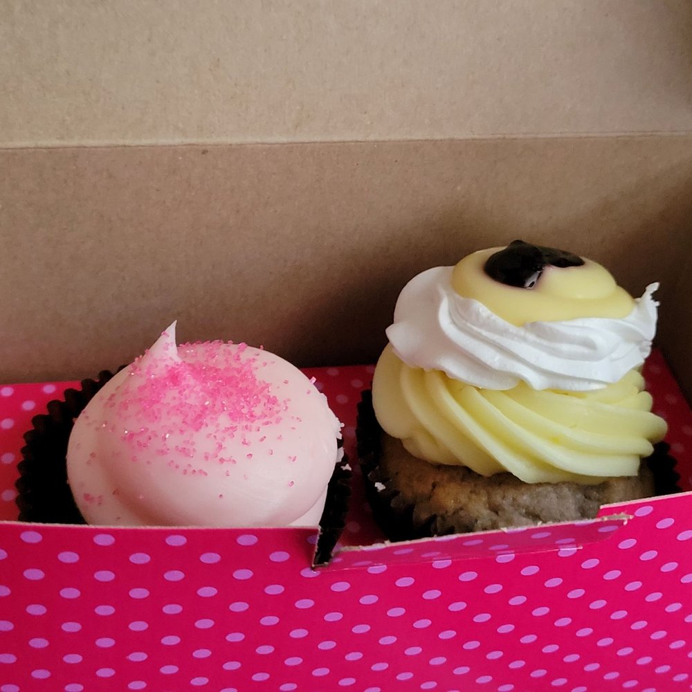 Smallcakes Cupcakery Evans/Augusta - Pink Chocolate and Lemon BlueberryMuffin Cupcakes - Desserts Near Me - Evans, Georgia Smallcakes Cupcakery Evans/Augusta - Pink Chocolate and Lemon BlueberryMuffin Cupcakes - Desserts Near Me - Evans, Georgia