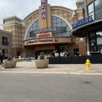 AMC Southlands 16 - Cinema Near Me - Aurora, Colorado