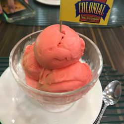 1st Colonial Grill - La fameuse silly ice cream au red chili peper. Malade