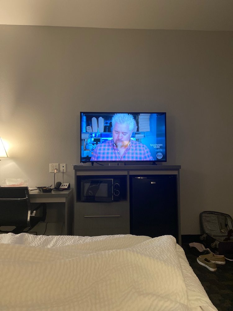 Paris Inn & Suites