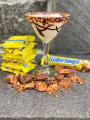 Laura’s Bar and Grill by null