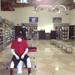 L & M Footwear