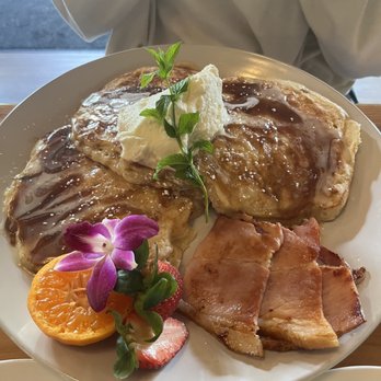 Bistro 76 Cafe & Catering - Brown sugar banana pancakes with ham - Breakfast & Brunch Near Me - Edmonds, Washington