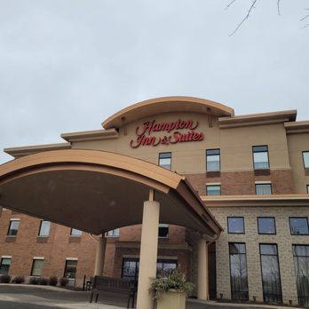 Hampton Inn & Suites Madison-West - Hotels Near Me - Madison, Wisconsin
