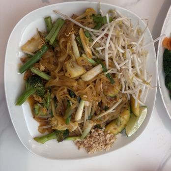 Spoon Thai Kitchen - Pad Thai - Thai Near Me - San Diego, California Spoon Thai Kitchen - Pad Thai - Thai Near Me - San Diego, California