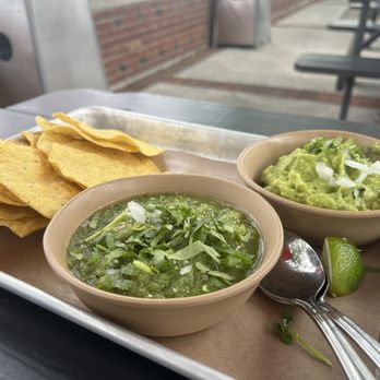 Hudson Taco - Guacamole and salsa verde - Tacos Near Me - Newburgh, New York