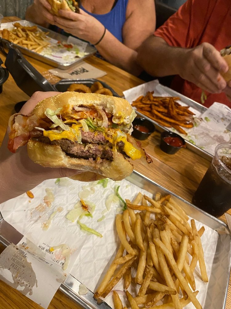 RELISH BIG TASTY BURGERS MIDTOWN Updated October 2024 37 Photos & 137 Reviews 1702 W