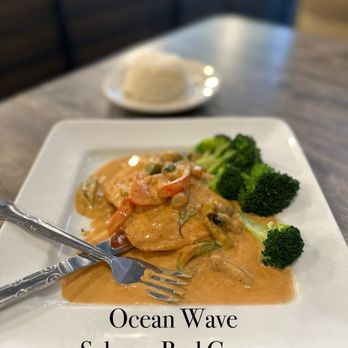 Ocean Wave - Salmon Red Curry - Lunch - Sushi Bars Near Me - Atlanta, Georgia Ocean Wave - Salmon Red Curry - Lunch - Sushi Bars Near Me - Atlanta, Georgia