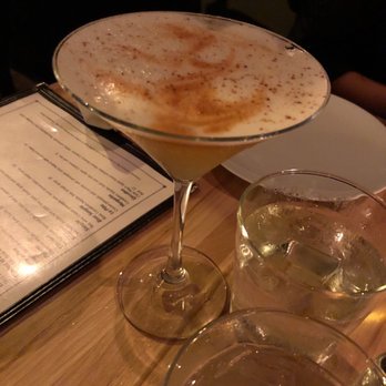 Bodega Sur - Pisco sour - awesome South American cocktail - Wine Bars Near Me - Chicago, Illinois