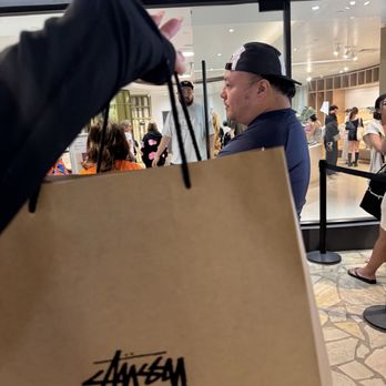 Stussy Honolulu - Men's Clothing Near Me - Honolulu, Hawaii Stussy Honolulu - Men's Clothing Near Me - Honolulu, Hawaii