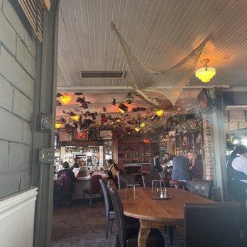 The Dead Fish - Inside view cozy and lots of Mingling! - Seafood Near Me - Crockett, California