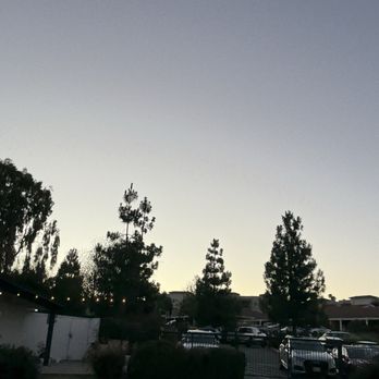 Lakehouse Resort - Hotels Near Me - San Marcos, California
