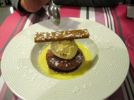 LE PETIT GOURMAND by null