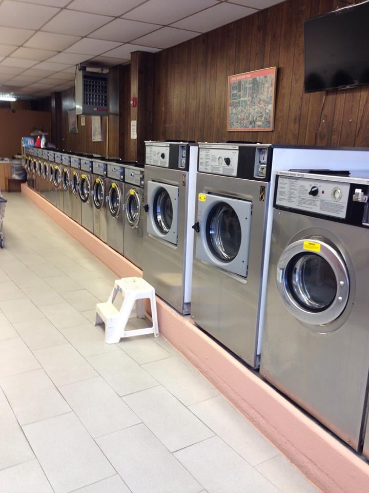 SYOSSET LAUNDROMAT 131 Jackson Ave, Syosset, New York Laundromat