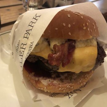 Grand Trailer Park Taverna - Ivan drago burger - Burgers Near Me - Melbourne, VIC