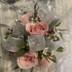 Floral Wishes and Gifts - Corsage