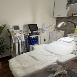 Evolyss Skin Studio
