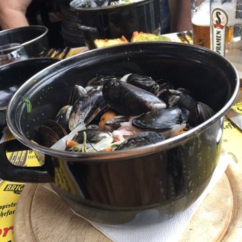 Les Moules - Mussels with pickled mushrooms - Belgian Near Me - Praha-1, Puerto Rico Les Moules - Mussels with pickled mushrooms - Belgian Near Me - Praha-1, Puerto Rico