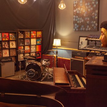 17th Street Recording Studio - We be Jamming! - Recording & Rehearsal Studios Near Me - Costa Mesa, California