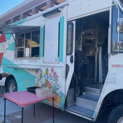 Waffle Love food truck