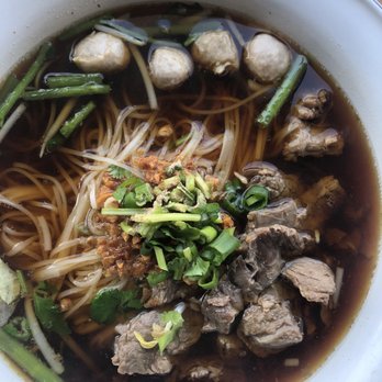 Mae Sri - braised beef noodle soup (DELICIOUS) - Thai Near Me - Montreal, Quebec Mae Sri - braised beef noodle soup (DELICIOUS) - Thai Near Me - Montreal, Quebec
